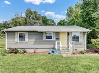 636 Robertsville Rd, Oak Ridge, TN 37830