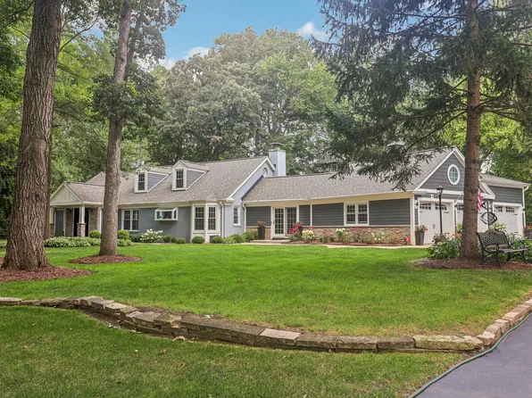 1834 W Palatine Rd, Palatine, IL 60067