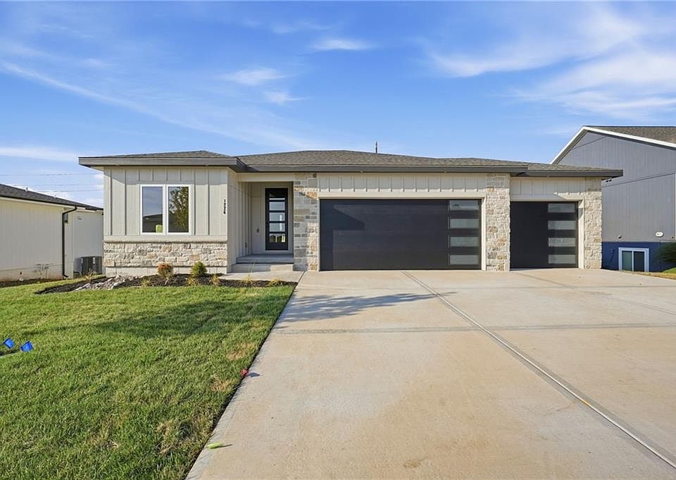 1st image of 1226 Larkspur Pl