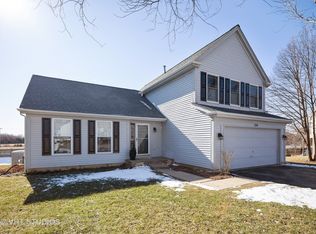 106 Spyglass Cv, Carpentersville, IL 60110