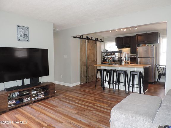 4th image of 1318 Hunters Road