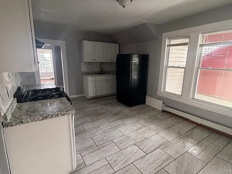 202 Hough Ave #2 — Photo 6