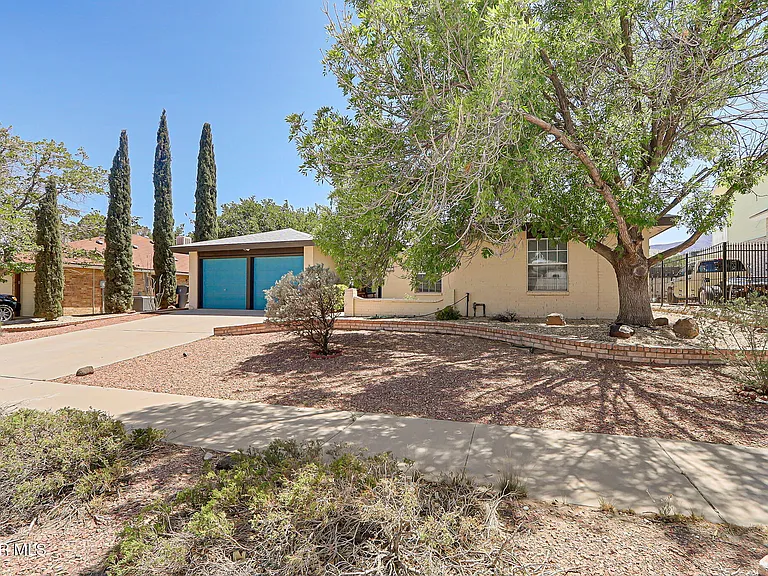 4348 Loma Hermosa Dr — Photo 3