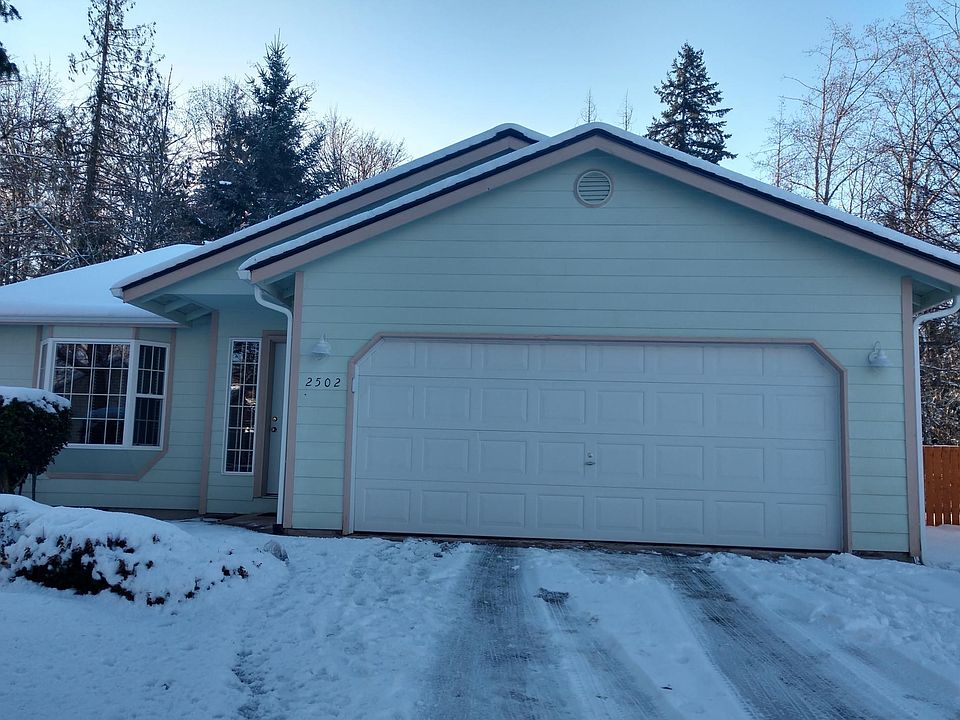 1st image of 2502 Barrington Ct NE