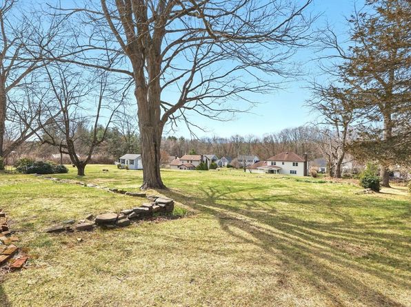 42 Mountain View St, South Hadley, MA 01075