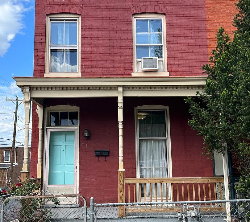 1st image of 818 W Clay St
