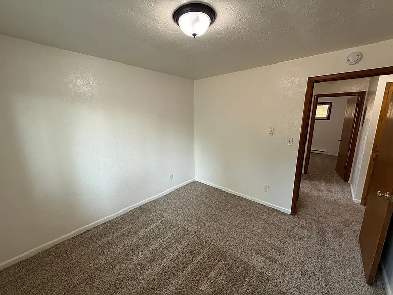 2042 Myrtle Ave NE — Photo 11