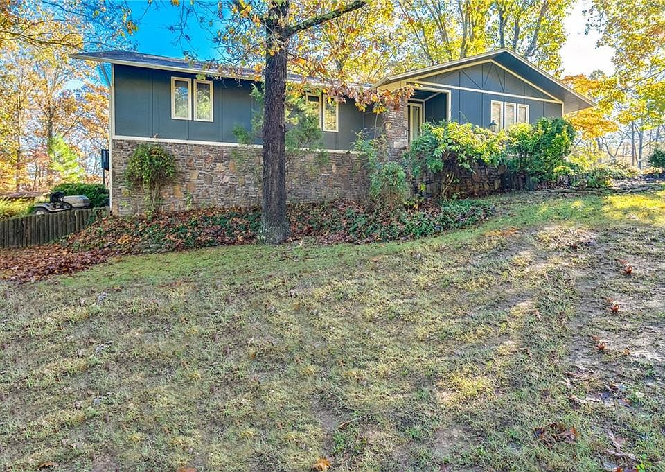 1st image of 1 Kenton Ln