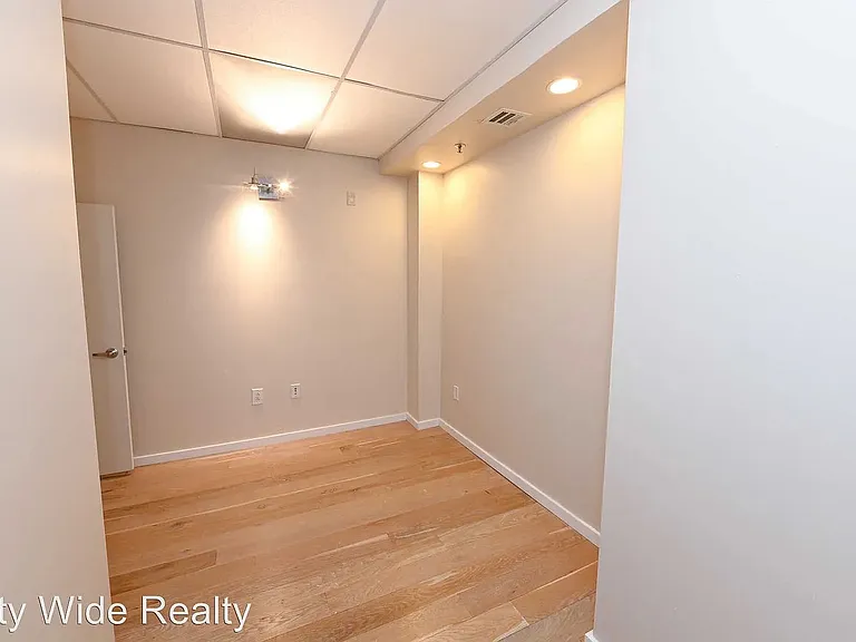 726-28 Market St #904 — Photo 20