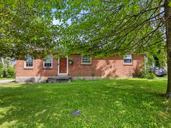 218 Brookfield Dr, Frankfort, KY 40601