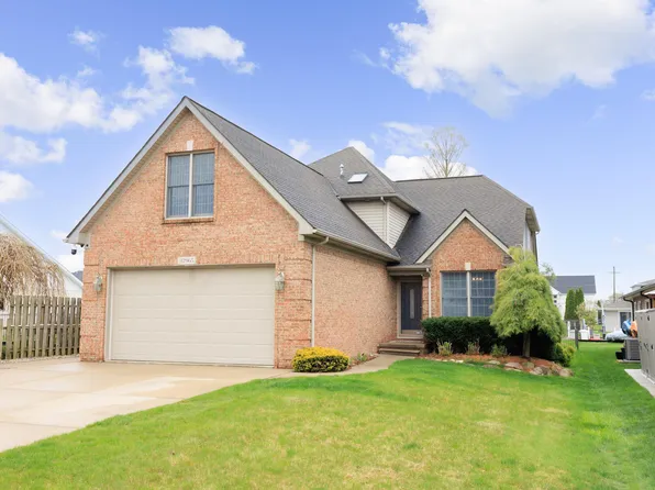 37965 Circle Dr, Harrison Township, MI 48045