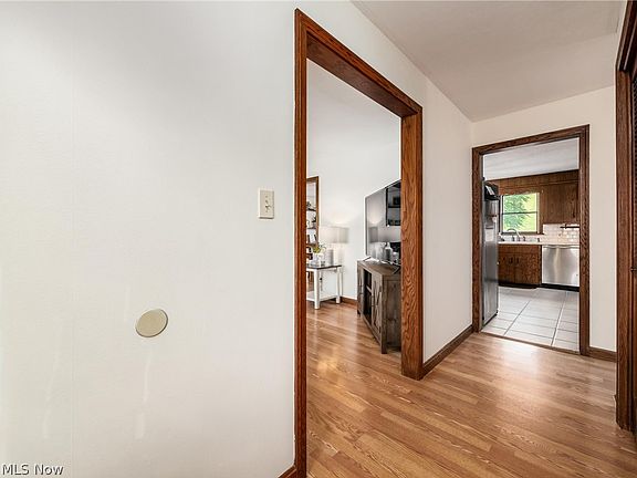 2nd image of 1290 Carrie Cir