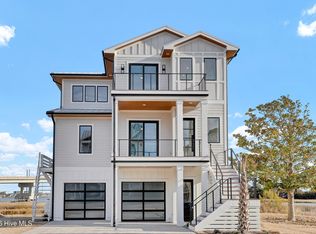 113 Diamond Pt Court, Surf City, NC 28445