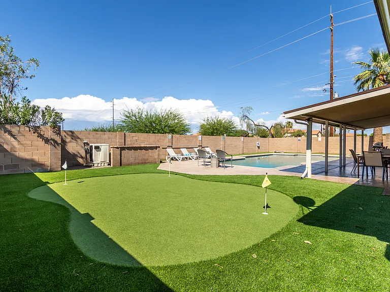 3142 E Altadena Ave — Photo 16