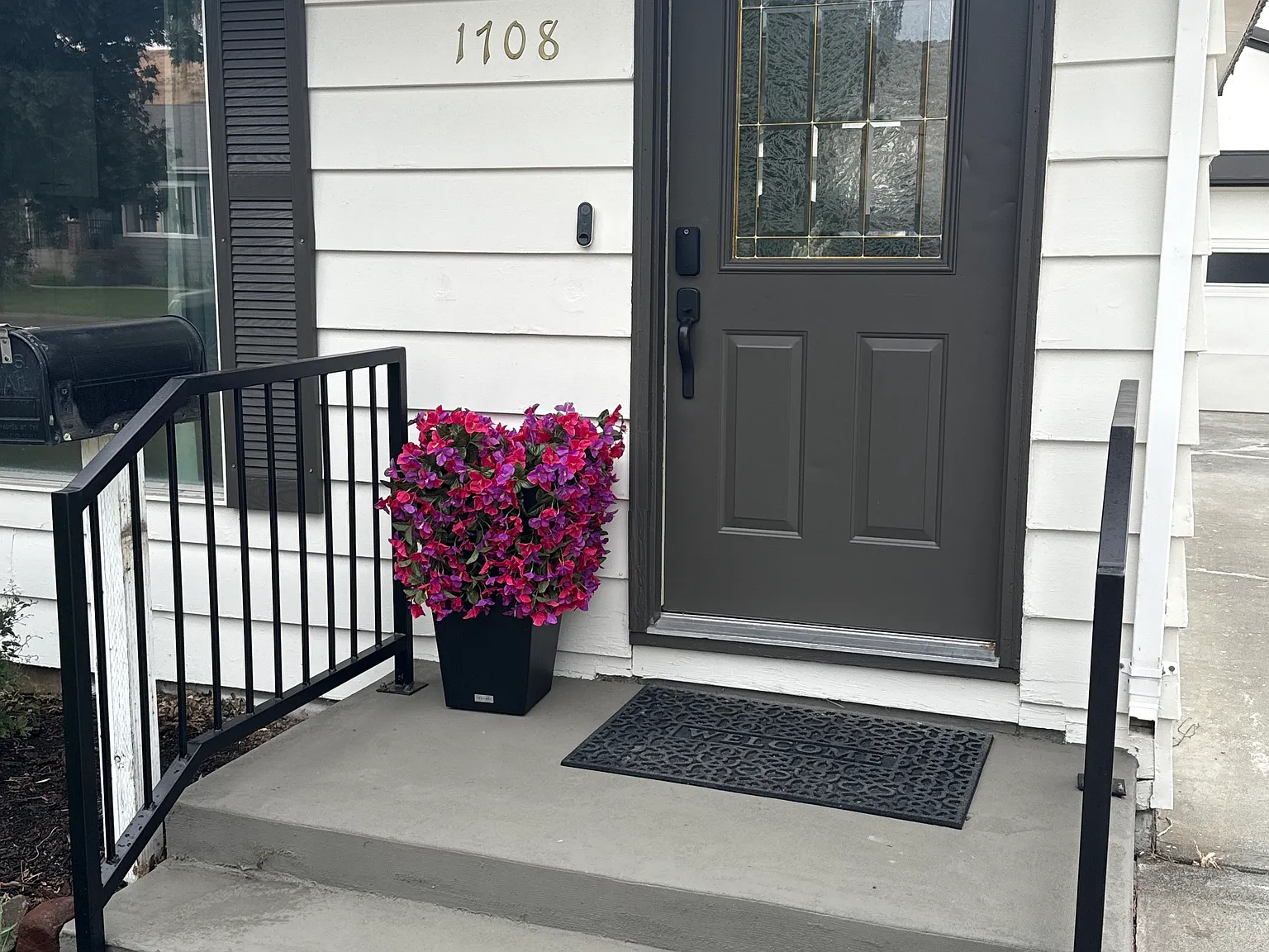 3 bed, 2112 sqft, $2,300 — Photo 4