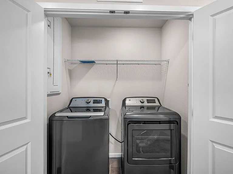 4440 W Bedford Ave — Photo 21