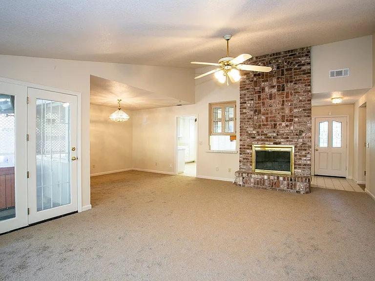 5809 Lincoln Ave — Photo 11