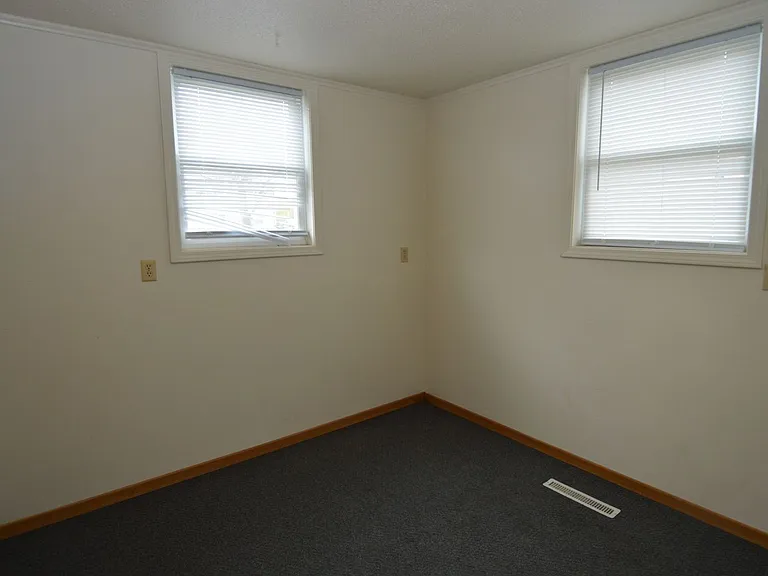 Goelzer-1114 Park Dr. — Photo 7
