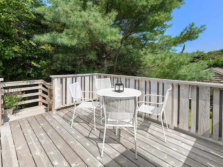107 Meeting House Ln — Photo 9
