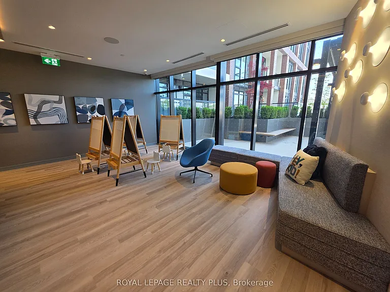858 Dupont St #805 — Photo 16