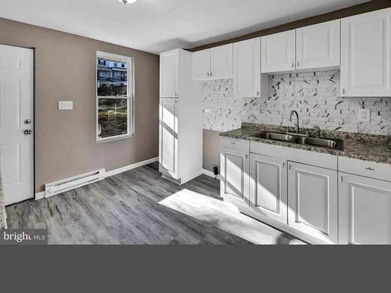1506 Walnut St — Photo 11