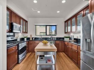 701 Zephyr Dr, Oakland, CA 94607