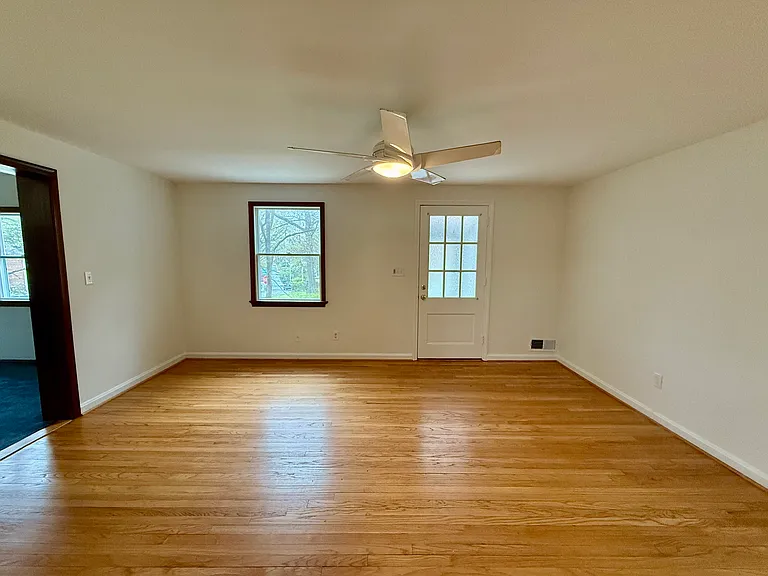 2909 Collins Ave — Photo 4