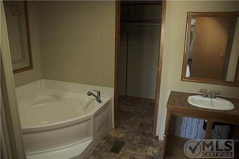4th image of 217 Redwood Cir