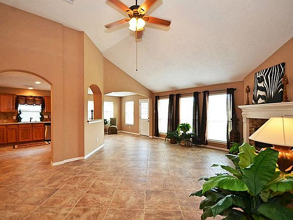 5th image of 3723 Heritage Colony Dr