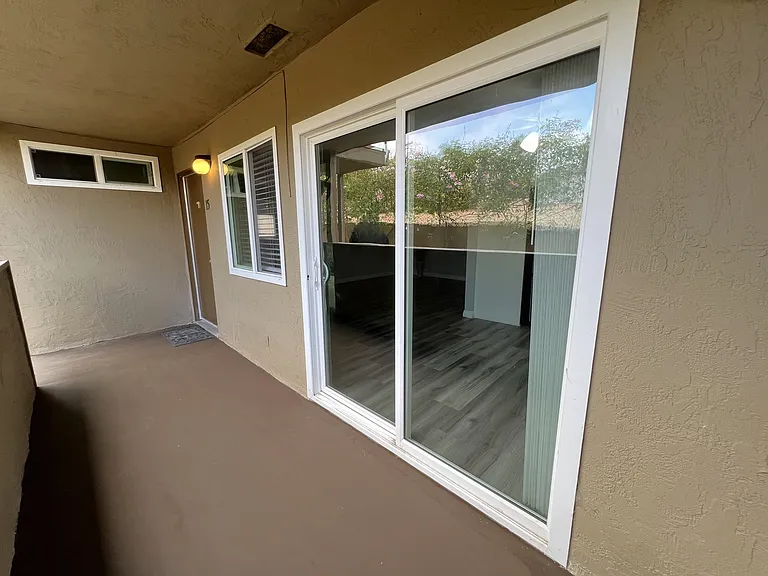 Vista Hills Apartments — Photo 10