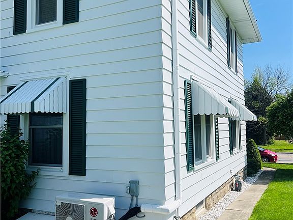 5th image of 205 E Main St