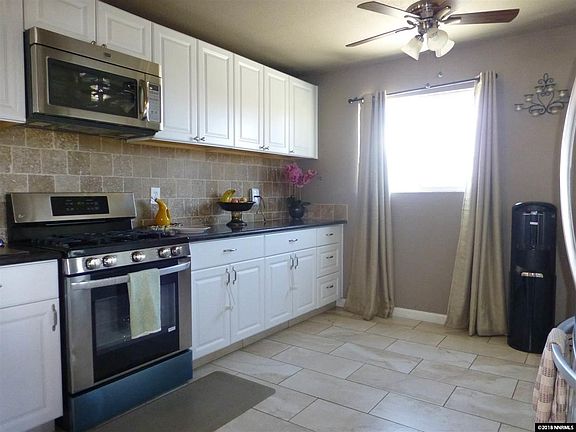 3rd image of 1385 Topaz Ln