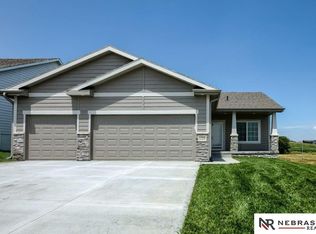 12227 S 111th Ave, Papillion, NE 68046