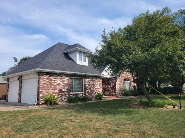 2644 N Meadow Lake Dr, Springfield, MO 65802
