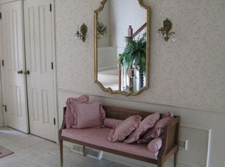 287 Parkway Dr, Berea, OH 44017