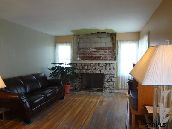 3rd image of 6108 Shirley St