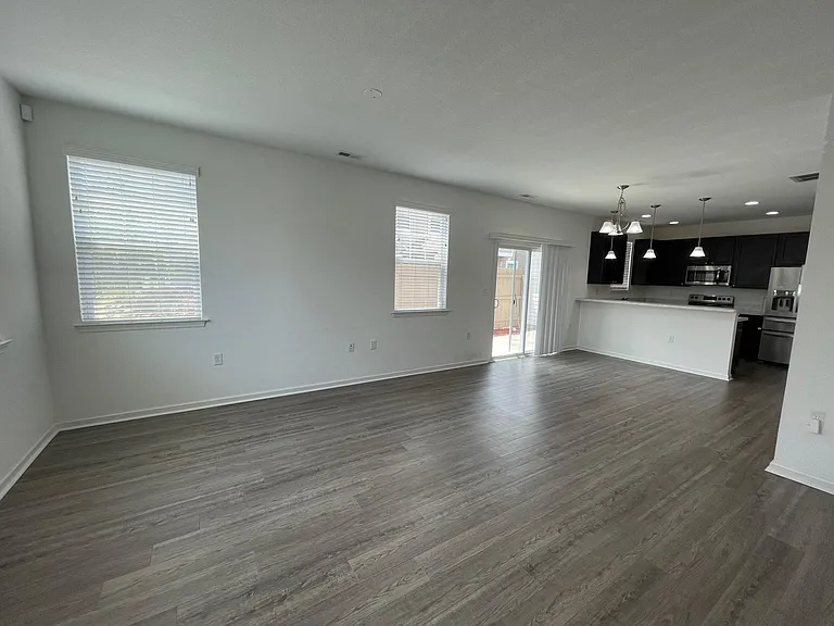 3849 Clarendon Way — Photo 3