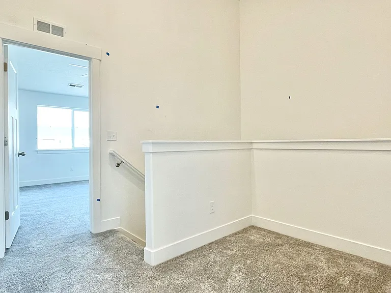 899 E Pacific Dr — Photo 11