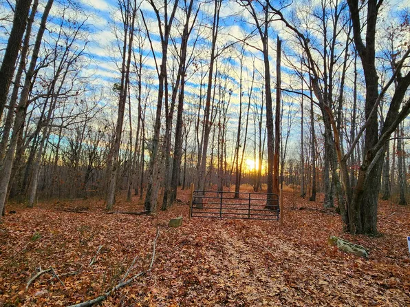 320 Stage Coach Rd, Sewanee, TN 37375