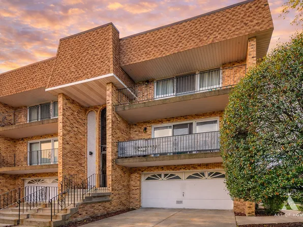 4153 W 97th St #2A, Oak Lawn, IL 60453