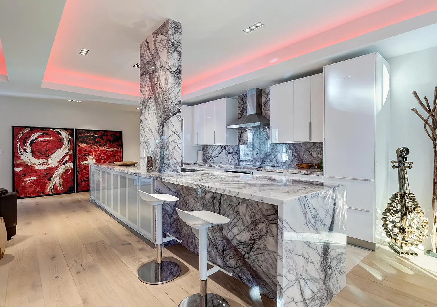 Remodeled Large 2bd/2ba, Ultra Luxury Condo, Prime Beverly Hills 90210 — Photo 4