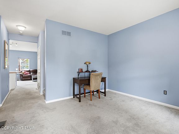 4th image of 60 Lower Ridge View Cir #C
