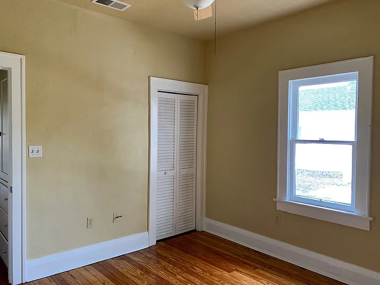 323 Matlo Ave — Photo 5