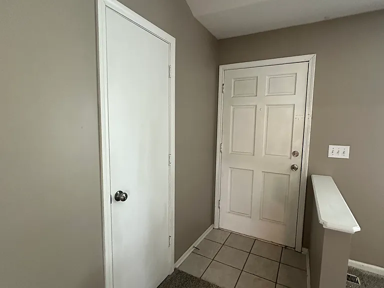 8712 N Pomona Ave — Photo 2