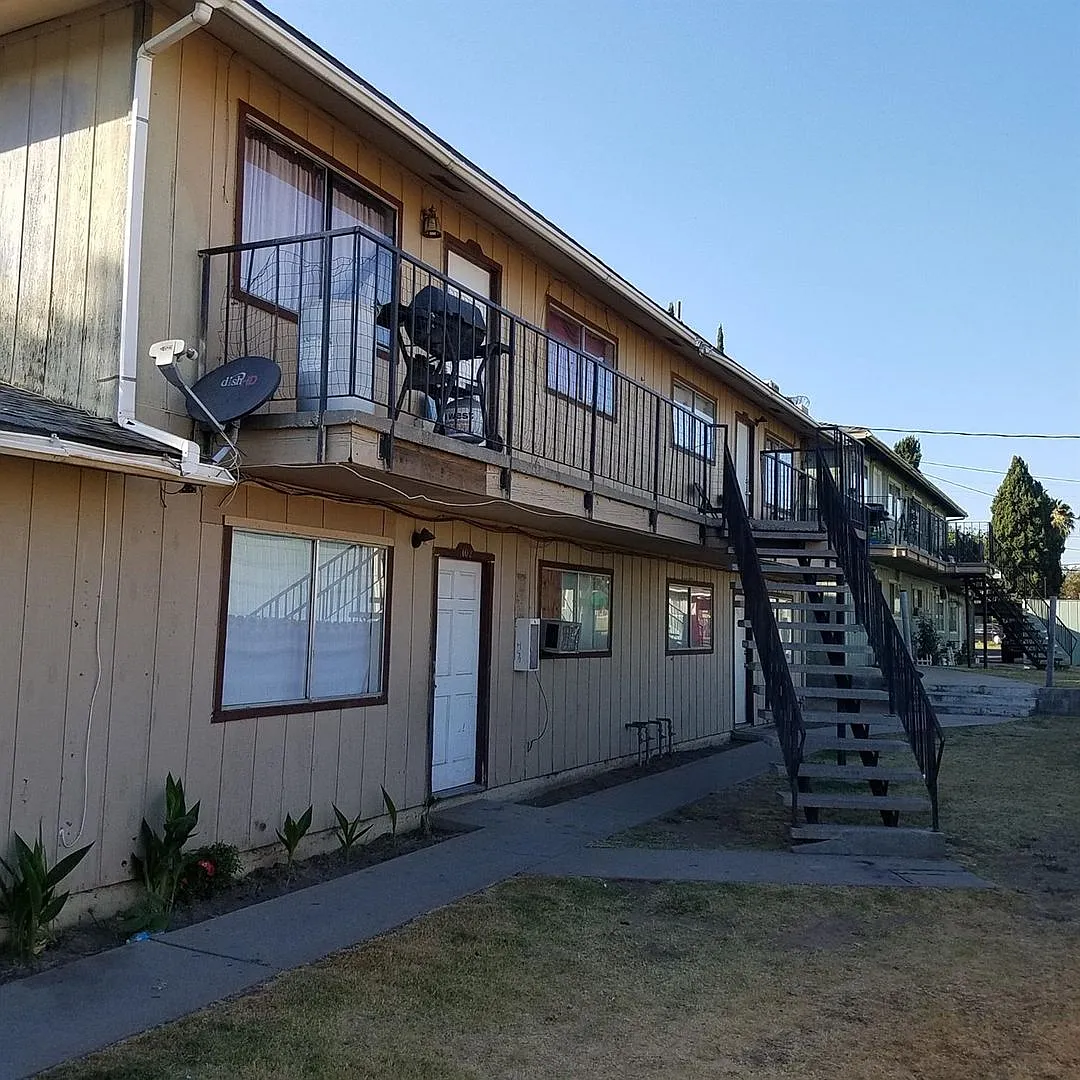 4530 E Thomas Ave — Photo 1