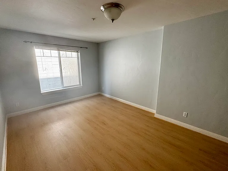2933 McClure St #3 — Photo 6