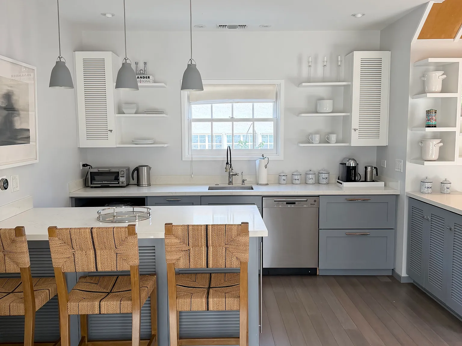 849 S Madison Ave — Photo 2