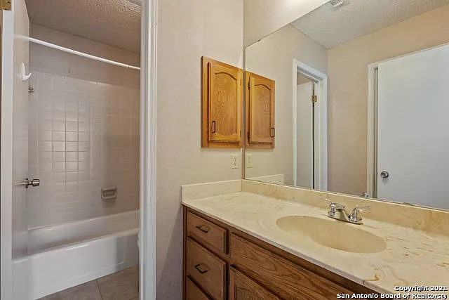 6406 Brook Cv — Photo 18