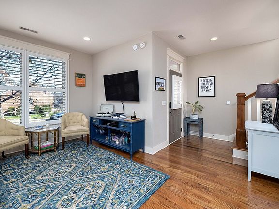 3rd image of 1501F 9th Ave