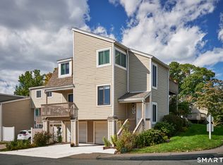 387 Walden Green Rd #387, Branford, CT 06405